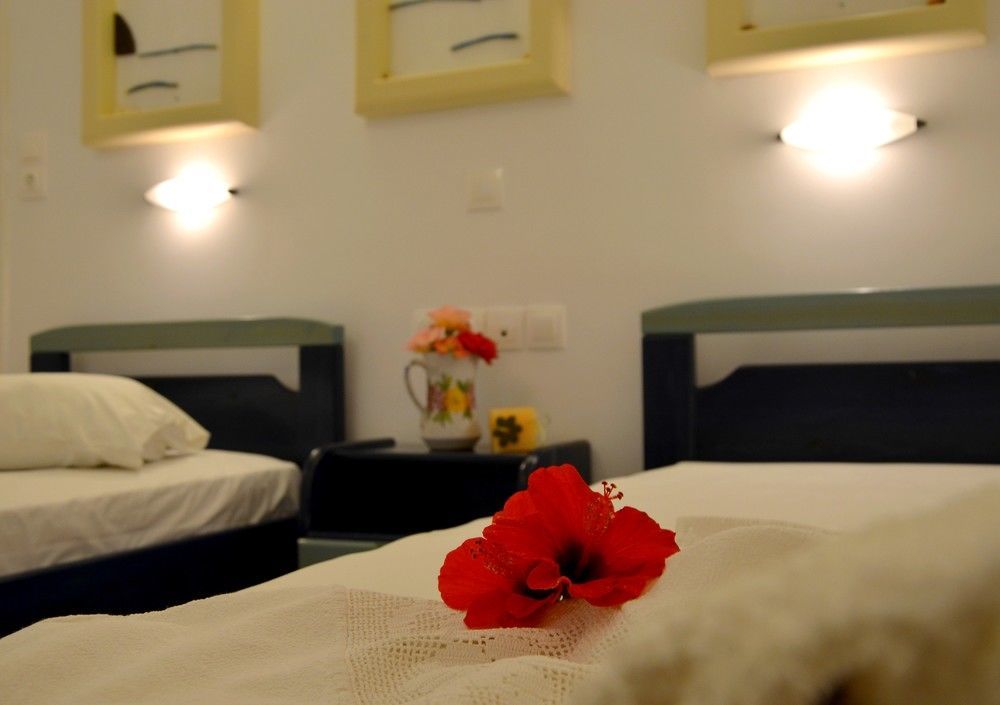 Galaxy Hotel Милопотас Екстериор снимка